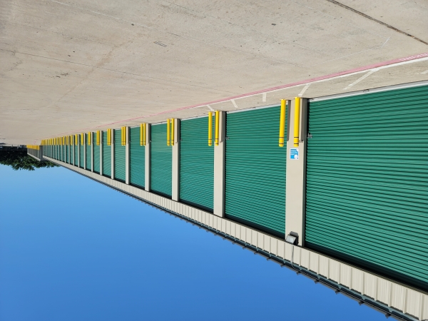 Facility photo: //images.sparefoot.com/medium/2430746920812c84016.jpg