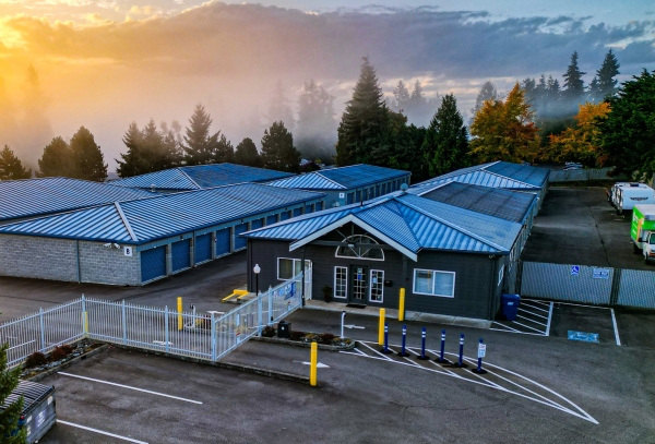 Facility photo: //images.sparefoot.com/medium/243085691f7ba496e9b.jpg