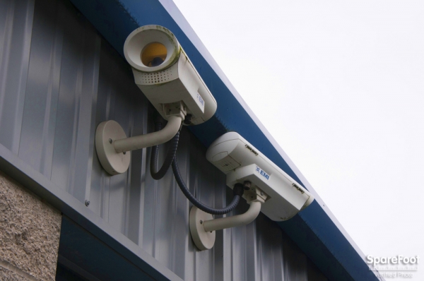 Facility photo: //images.sparefoot.com/medium/243085691f7ba8082af.jpg