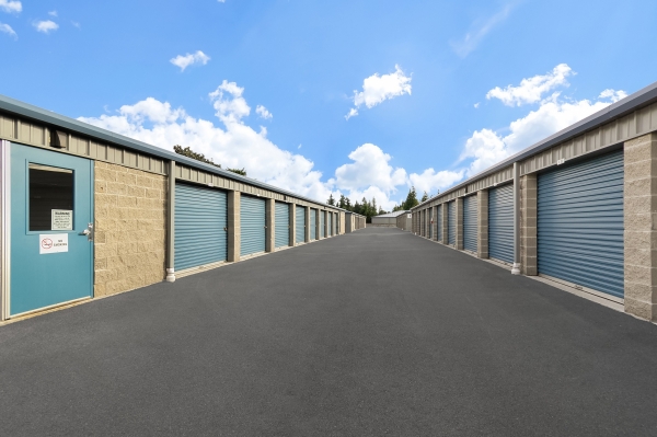 Facility photo: //images.sparefoot.com/medium/243085691f7bb24b1ca.jpg