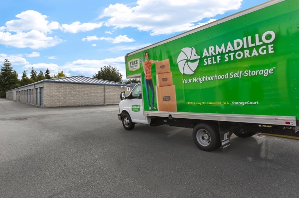 Facility photo: //images.sparefoot.com/medium/243085691f7bb5c1071.jpg