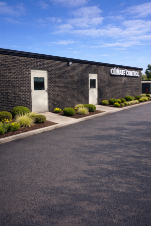 Facility photo: //images.sparefoot.com/medium/243089694b28ea705bc.png