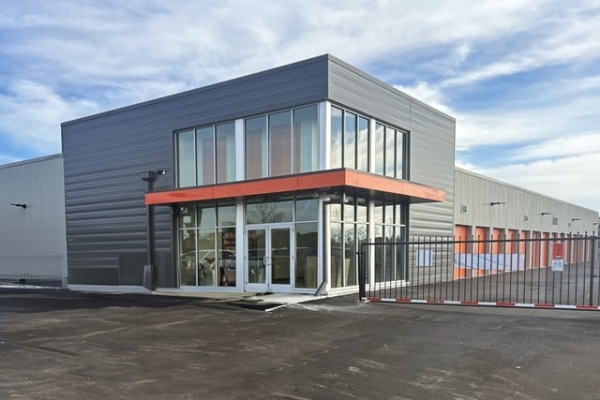 Facility photo: //images.sparefoot.com/medium/24309069e6289d8b146.jpg