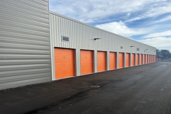 Facility photo: //images.sparefoot.com/medium/24309069e6289e8be6a.jpg