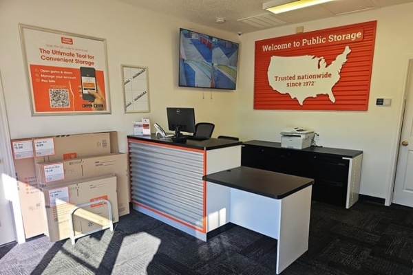 Storage Units at Public Storage - Houston - 350 W Rankin Rd - 350 W Rankin Rd