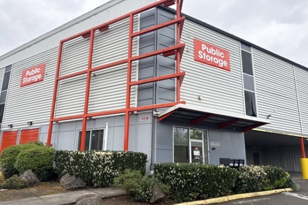 Facility photo: //images.sparefoot.com/medium/2430936a072133bef8e.jpg