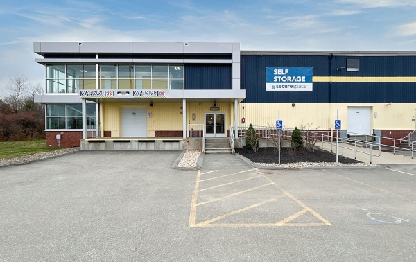 Facility photo: //images.sparefoot.com/medium/24310469f5650142f54.jpg