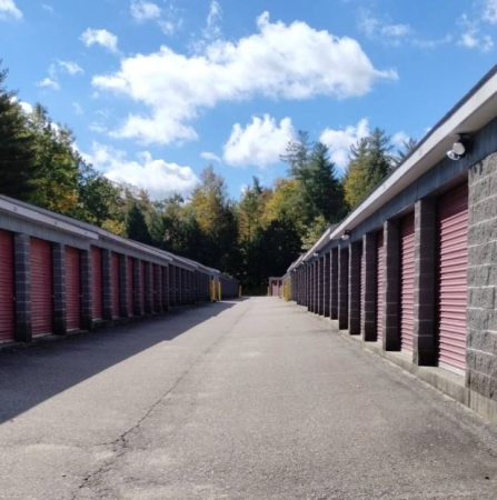 Facility photo: //images.sparefoot.com/medium/24311569247eefb2aed.jpg