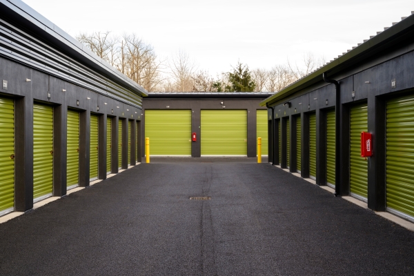 Facility photo: //images.sparefoot.com/medium/2431216924bf3383cd5.jpg