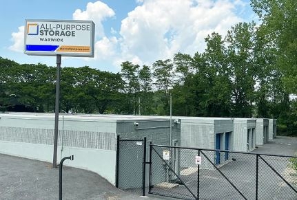 Facility photo: //images.sparefoot.com/medium/2431246925bf052193c.jpg