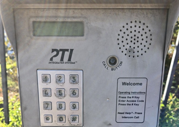 Facility photo: //images.sparefoot.com/medium/2431646994309a73e4b.jpg