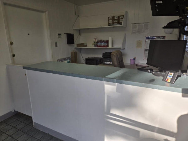 Facility photo: //images.sparefoot.com/medium/2431646994309b9c4fe.jpg