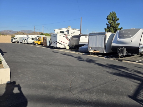 Facility photo: //images.sparefoot.com/medium/2431646994309e76823.jpg