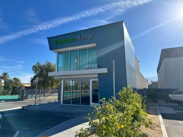 Facility photo: //images.sparefoot.com/medium/243174699430c6685f5.jpg