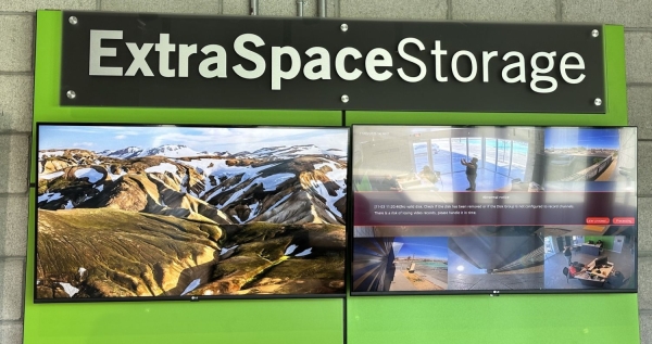 Facility photo: //images.sparefoot.com/medium/243174699430cc61417.jpg