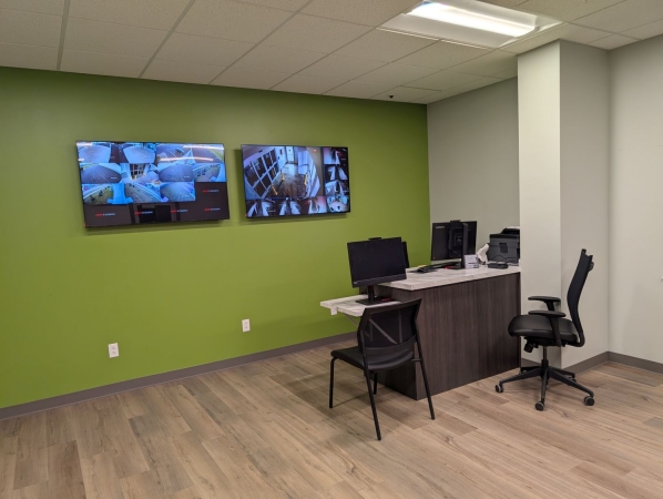 Facility photo: //images.sparefoot.com/medium/2431796994310c98490.jpg