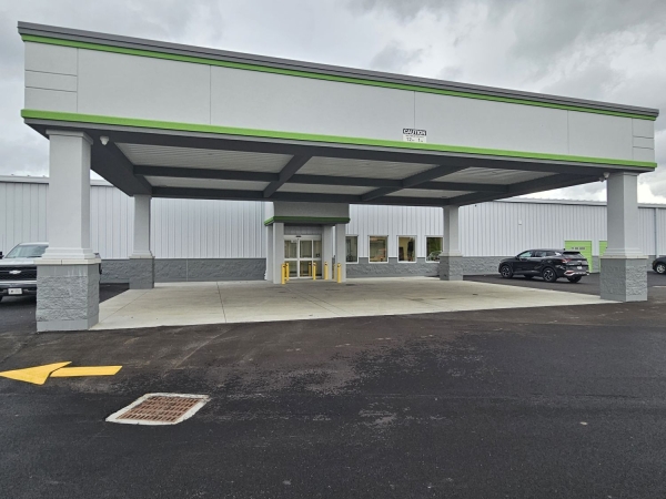 Facility photo: //images.sparefoot.com/medium/2431796994310db277f.jpg
