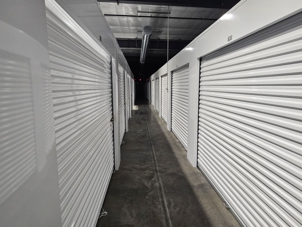 Facility photo: //images.sparefoot.com/medium/2431796994310ed5fde.jpg