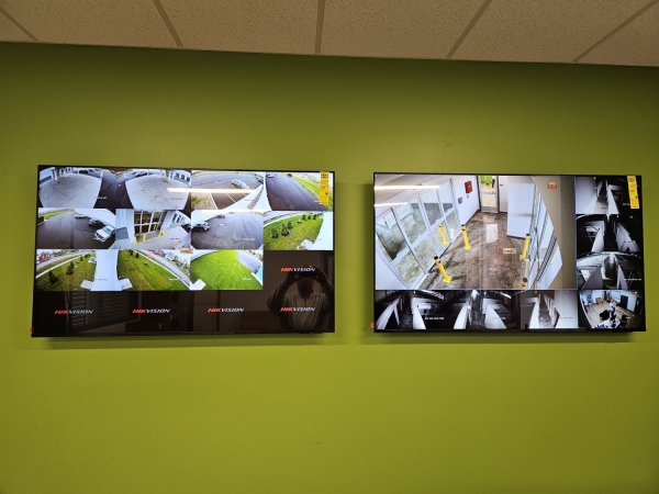 Facility photo: //images.sparefoot.com/medium/2431796994311140f85.jpg