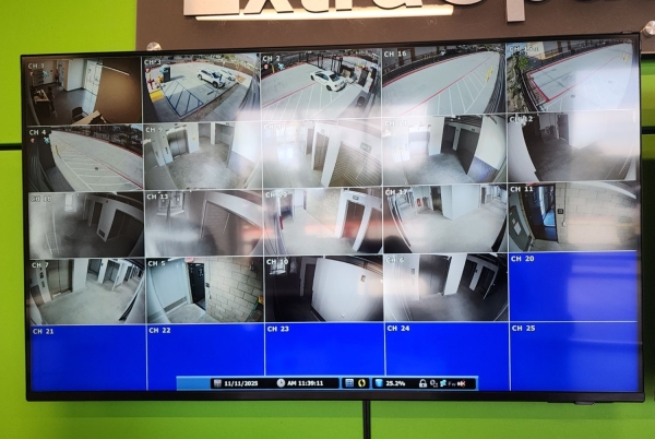 Facility photo: //images.sparefoot.com/medium/243183699431d2c4804.jpg