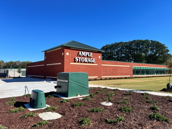 Facility photo: //images.sparefoot.com/medium/24318969275eab9fde4.jpg