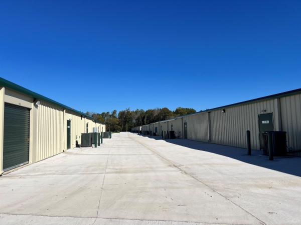 Facility photo: //images.sparefoot.com/medium/24318969275eae91dc9.jpg