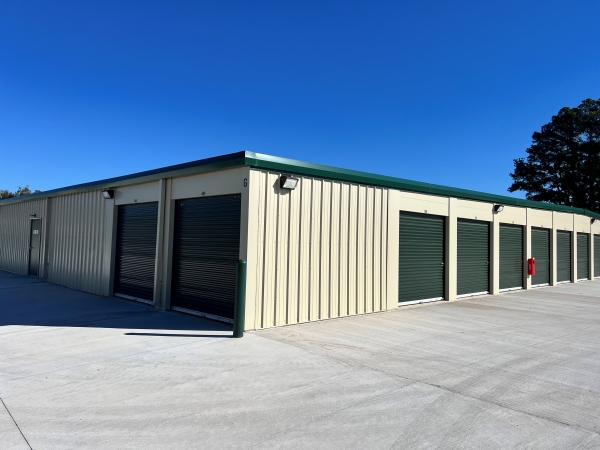 Facility photo: //images.sparefoot.com/medium/24318969275eb0e53d9.jpg