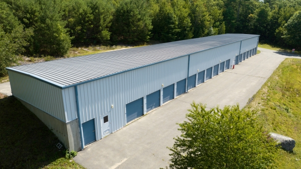 Facility photo: //images.sparefoot.com/medium/243190692738ac38e47.jpg