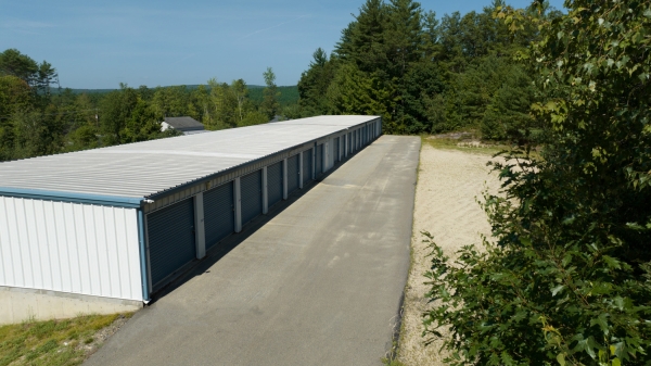 Facility photo: //images.sparefoot.com/medium/243190692738aeeffe6.jpg