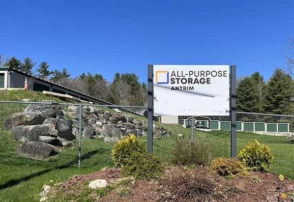 Facility photo: //images.sparefoot.com/medium/243192692743252f2d9.jpg