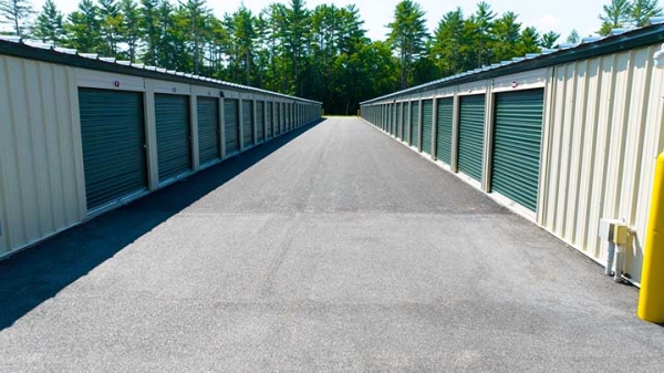 Facility photo: //images.sparefoot.com/medium/243194692751ff9abd7.jpg