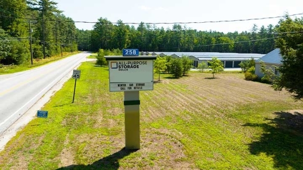 Facility photo: //images.sparefoot.com/medium/24319469275207333fa.jpg