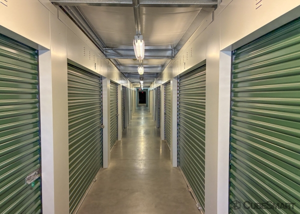 Facility photo: //images.sparefoot.com/medium/24319669dc8ba1e3472.jpg