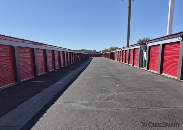 Facility photo: //images.sparefoot.com/medium/2431966a193217b2a42.jpg