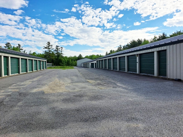 Facility photo: //images.sparefoot.com/medium/24319969287fcf9e32b.jpg