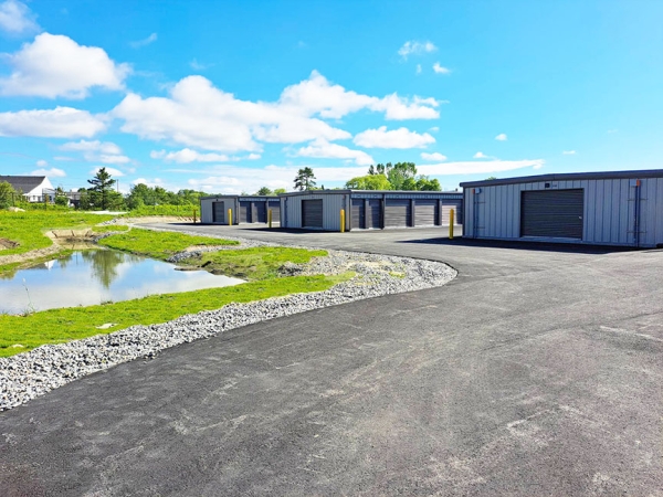 Facility photo: //images.sparefoot.com/medium/24320069288bd1e6cbf.jpg