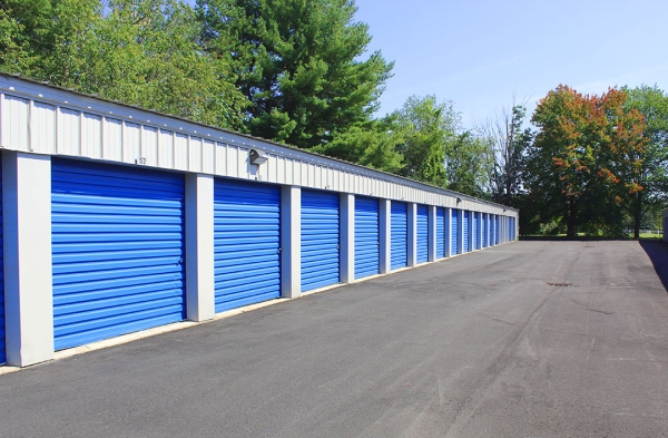 Facility photo: //images.sparefoot.com/medium/243202692893227af76.jpg