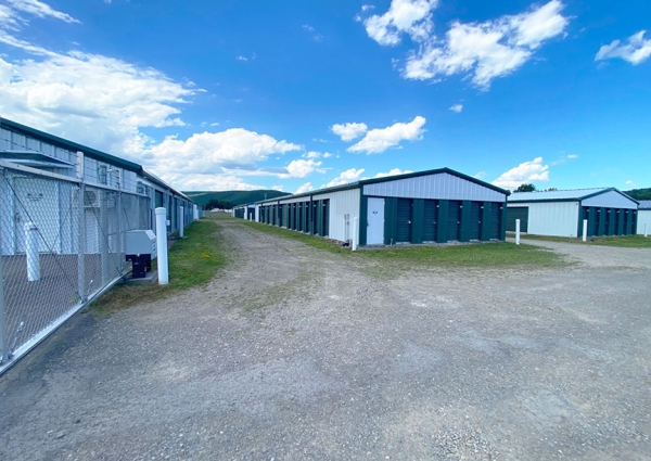 Facility photo: //images.sparefoot.com/medium/2432086928ae41b267d.jpeg