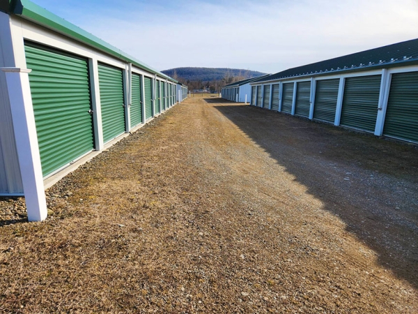 Facility photo: //images.sparefoot.com/medium/2432086928ae42e1a55.jpg