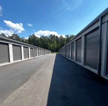 Facility photo: //images.sparefoot.com/medium/2432106928b1e65bb82.jpg