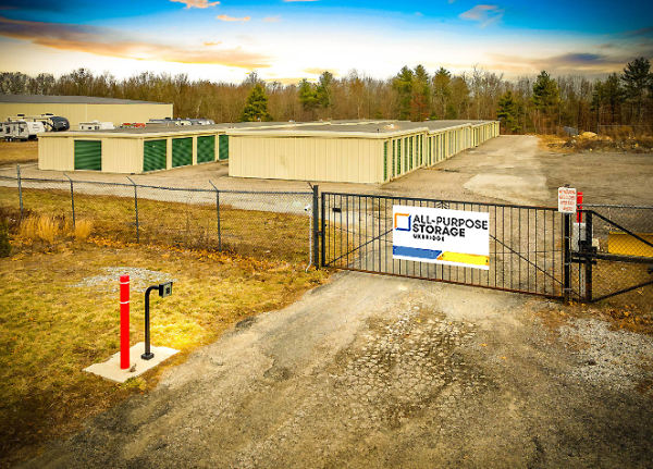 Facility photo: //images.sparefoot.com/medium/2432146928c28d4016f.png