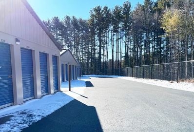 Facility photo: //images.sparefoot.com/medium/2432196928d2a531bd1.jpg