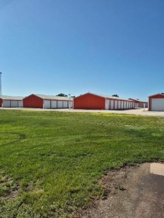 Facility photo: //images.sparefoot.com/medium/2432226965a358acce7.jpg