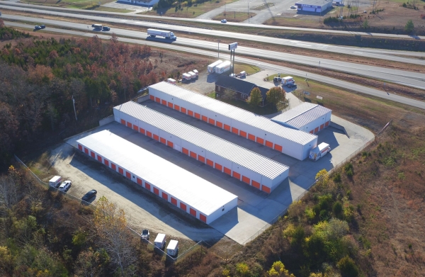 Facility photo: //images.sparefoot.com/medium/243226692a160ea9b2b.jpg