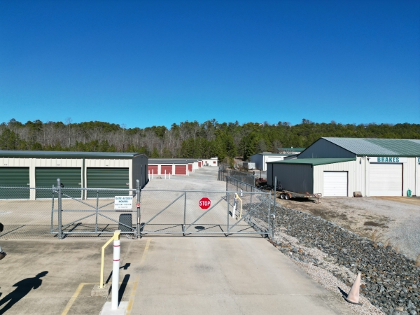 Facility photo: //images.sparefoot.com/medium/243241692f1f86408e1.jpg