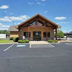 Facility photo: //images.sparefoot.com/medium/243242692f4151d13ff.jpg