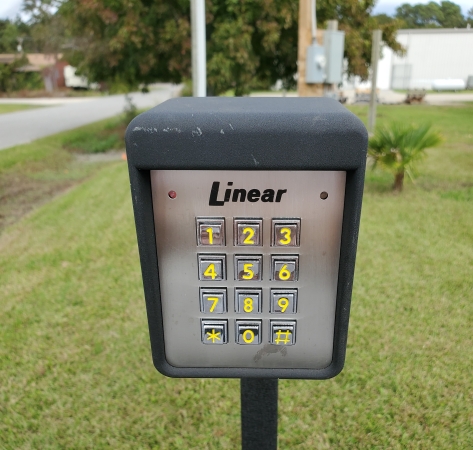 Facility photo: //images.sparefoot.com/medium/243245692f3f4a5b5bd.jpg