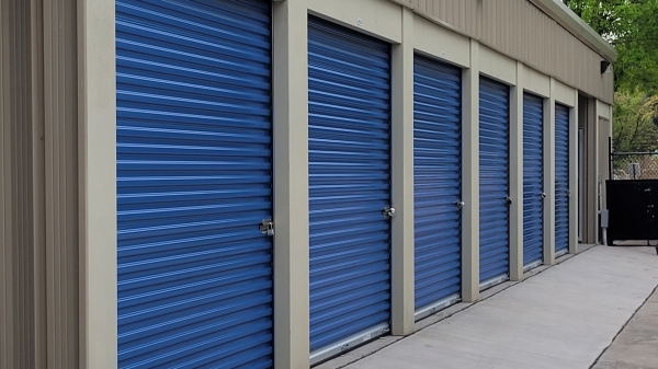 Facility photo: //images.sparefoot.com/medium/24325369e7d327c1681.jpg