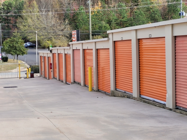 Facility photo: //images.sparefoot.com/medium/243258692f62eabc149.jpg