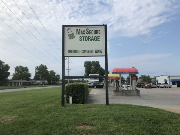 Facility photo: //images.sparefoot.com/medium/243261692f64af75105.jpg